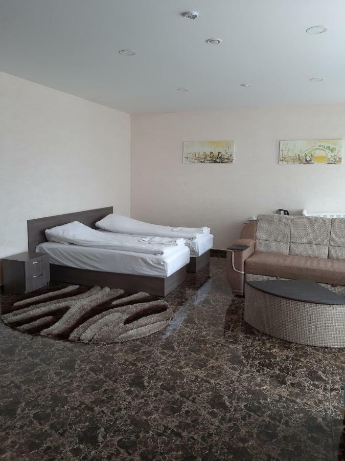 Arka Hotel Mažeikiai Eksteriør billede